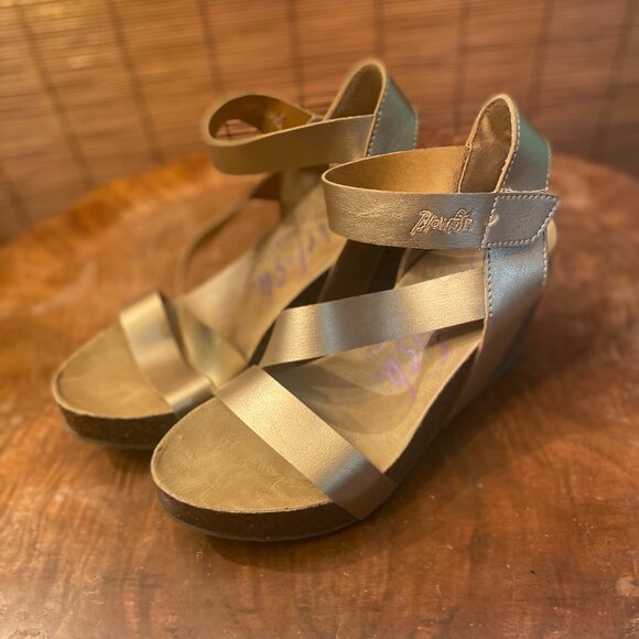 Blowfish Gold Strappy Wedges Size 9 EUC - Picture 4 of 8